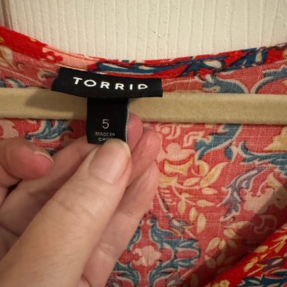 Torrid Plus Boho Slub Tie Front Bell Sleeve Blouse Red Pink Size 5X 28 - Picture 8 of 10